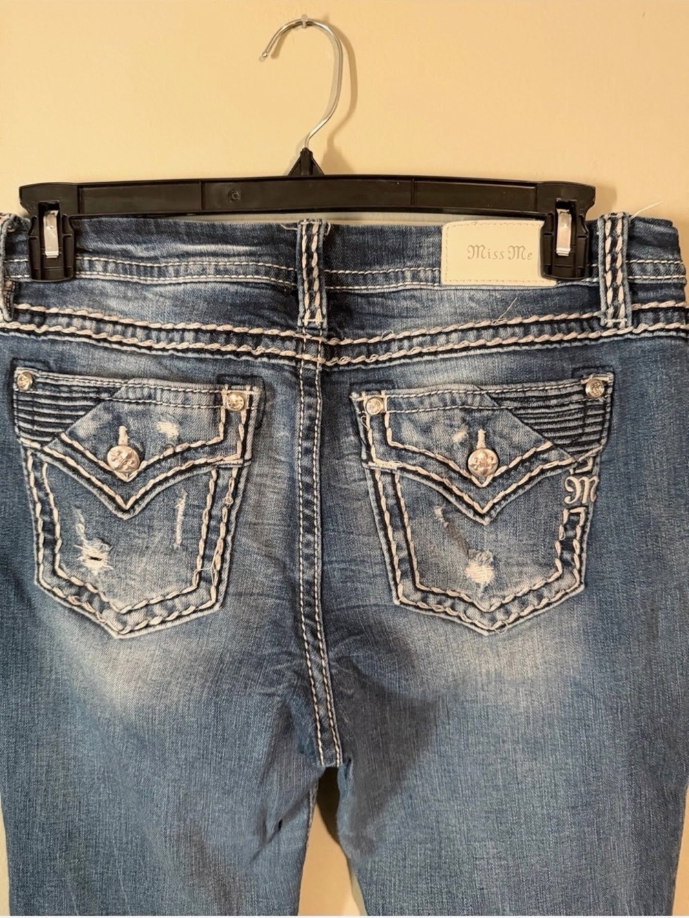 Beautiful Miss Me Los Angeles Mid-Rise Boot Jeans Embellished Pockets 32” Inseam